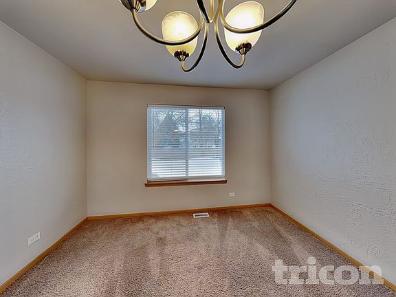 3rd image of 244 Paradise Pkwy