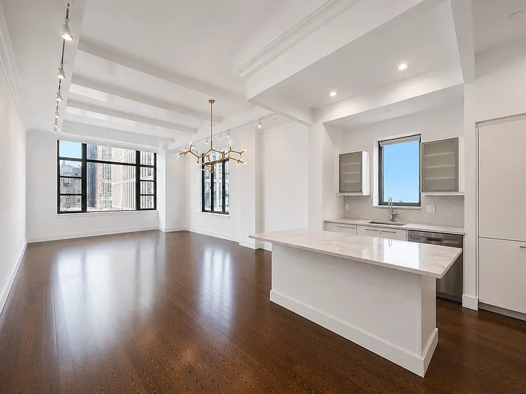 43 W 64th St #Penthouse 9d — Photo 7