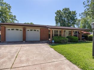 1204 Hobson Dr, Saint Louis, MO 63135