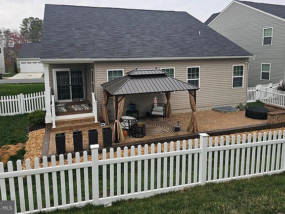 3rd image of 5418 Holley Oak Ln