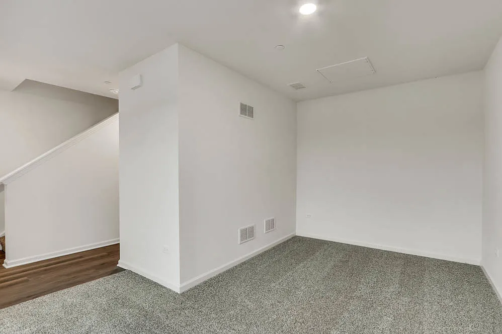 3 bed, 2.5 bath, 1827 sqft, $3,450 — Photo 4