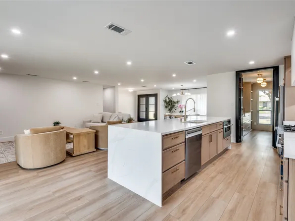 3895 Antigua Cir, Dallas, TX 75244