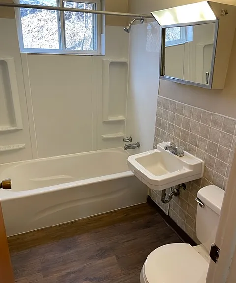 Riverview Apartments — Photo 8