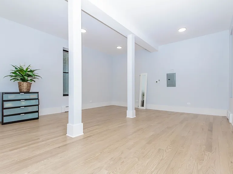925 W 18th Pl #1B — Photo 4
