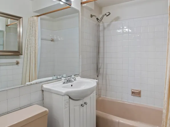 333 East 66th Street image 5 of 5