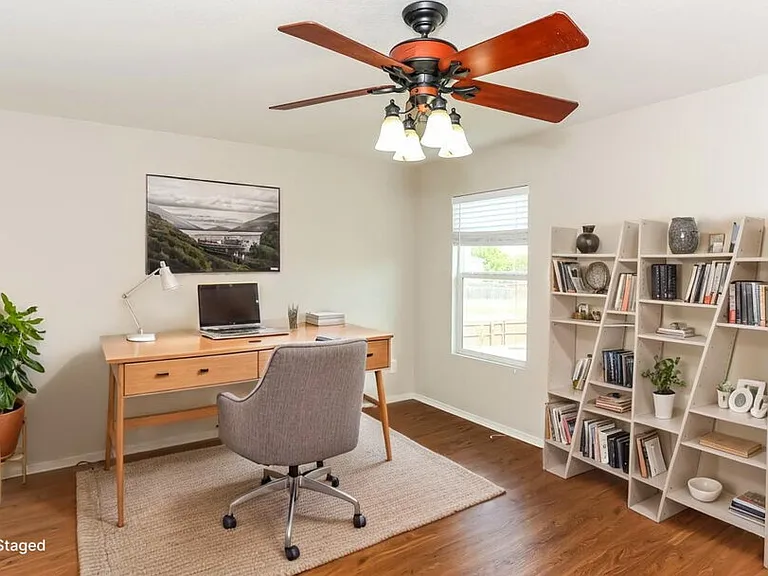 1421 Krista Dr — Photo 14