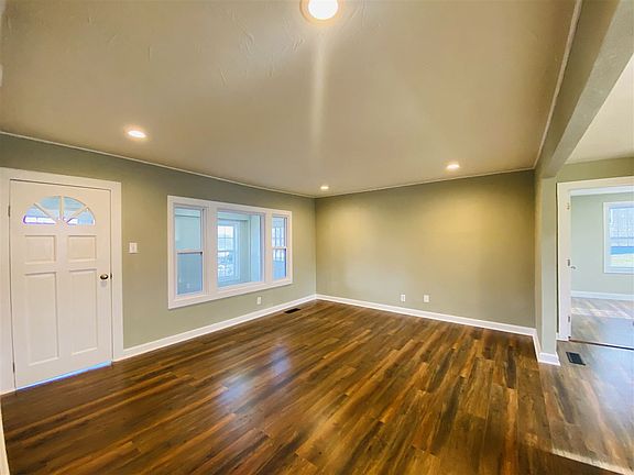 2nd image of 1005 Lennie Ave