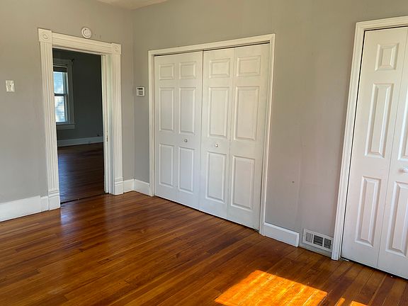4th image of 113 E 3rd St #A