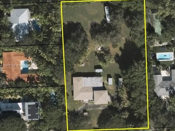 5865 SW 102nd St, Pinecrest, FL 33156