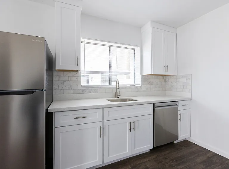4150 N 25th St #12 — Photo 13
