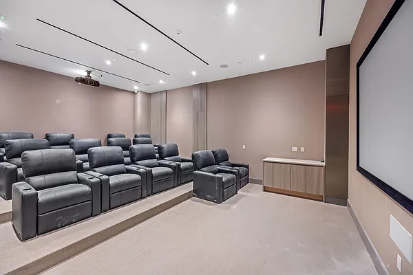 Rented by EXR | media 32