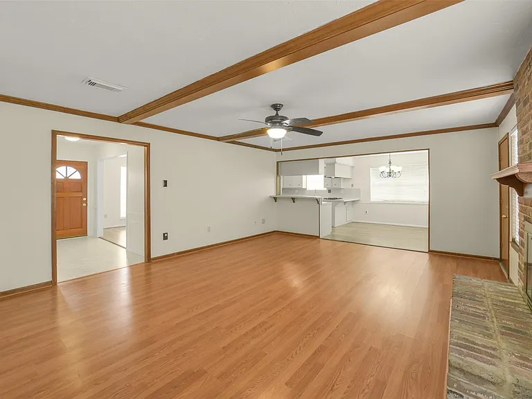 7818 Kleingreen Ln — Photo 5