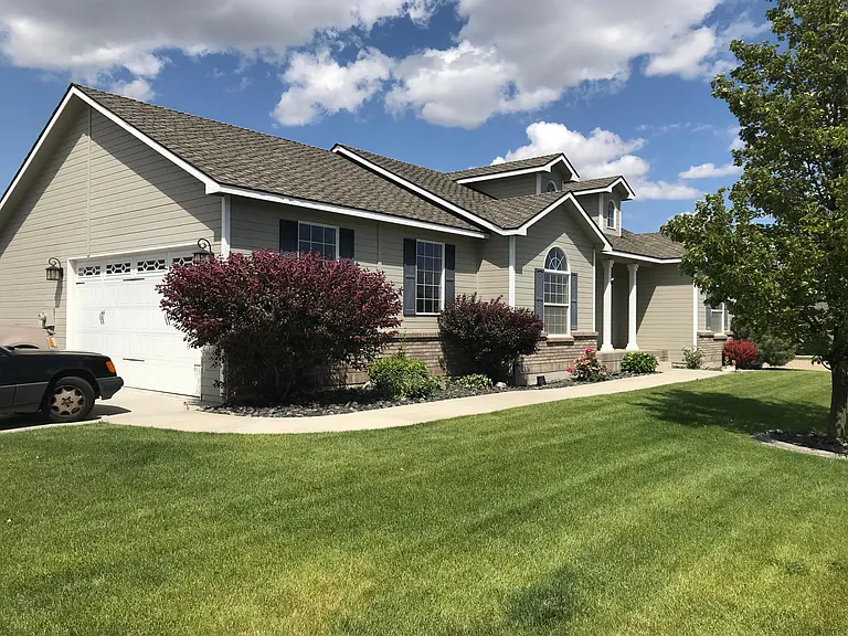 3219 W Canyon Lakes Dr — Photo 3