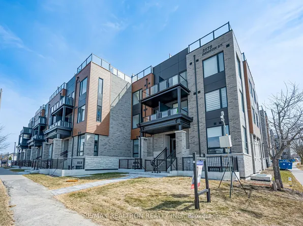 3175 Denison St #107, Markham, ON L3S 0E3
