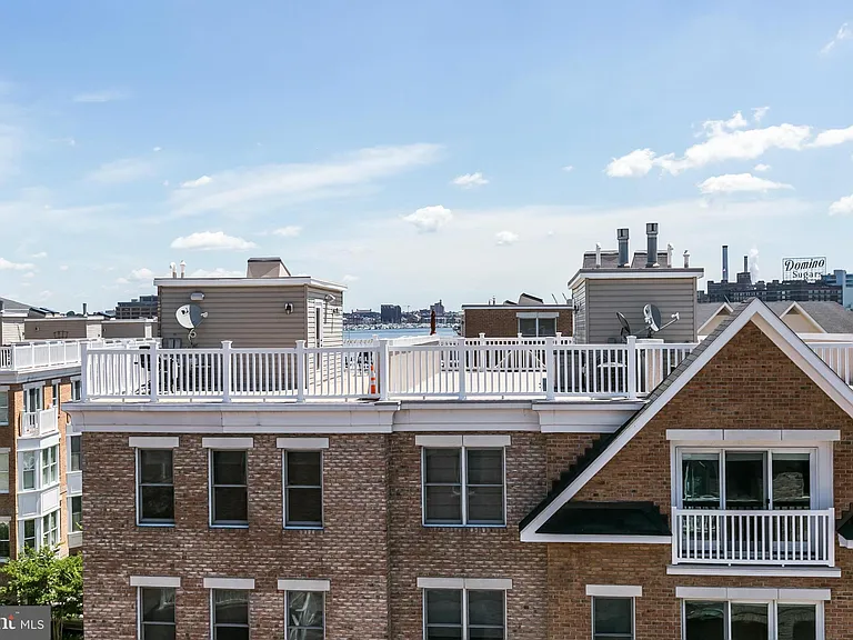 1236 Harbor Island Walk — Photo 44