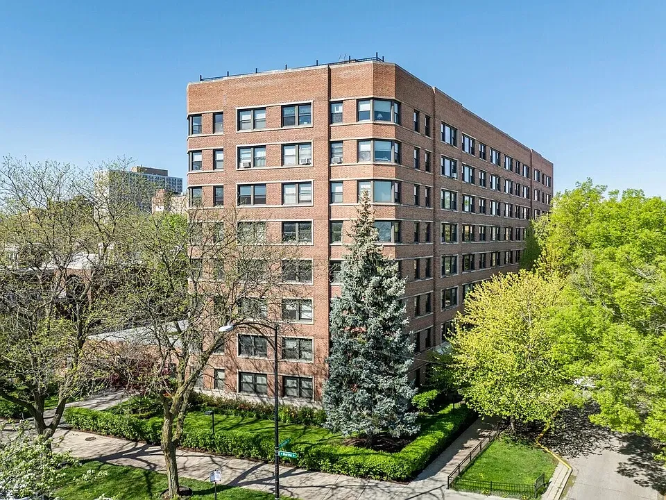 4880 N Marine Dr #708