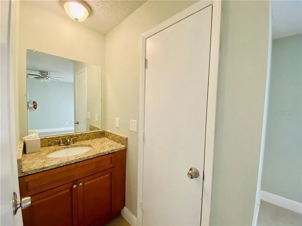 2 bed, 2.0 bath, 1025 sqft, $1,250 — Photo 2