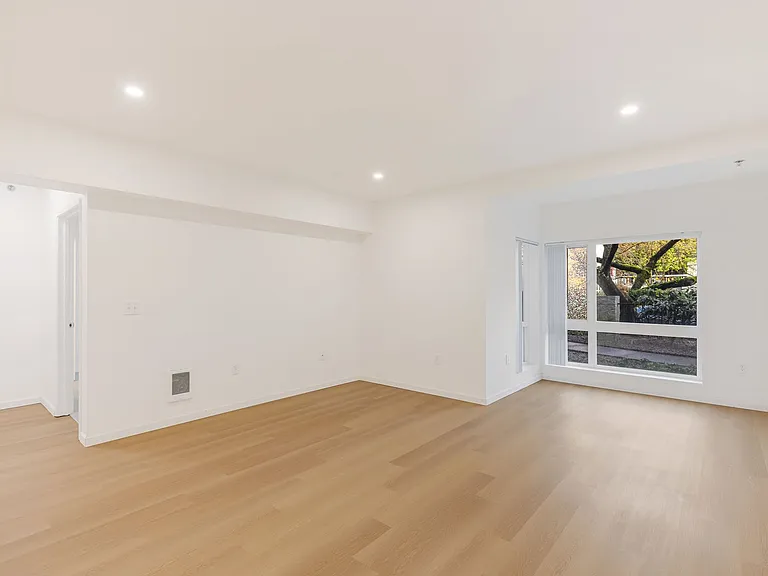 Kearney Court Apartments — Photo 13