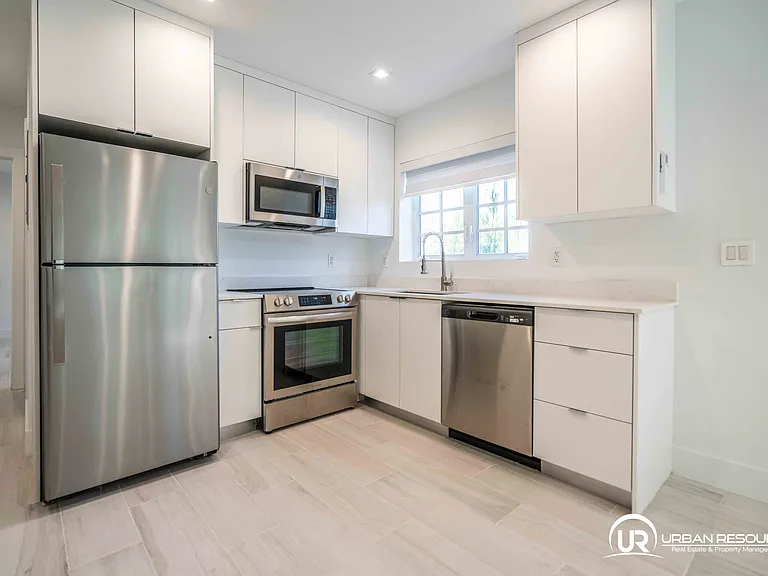 960 Jefferson Ave #202 — Photo 18
