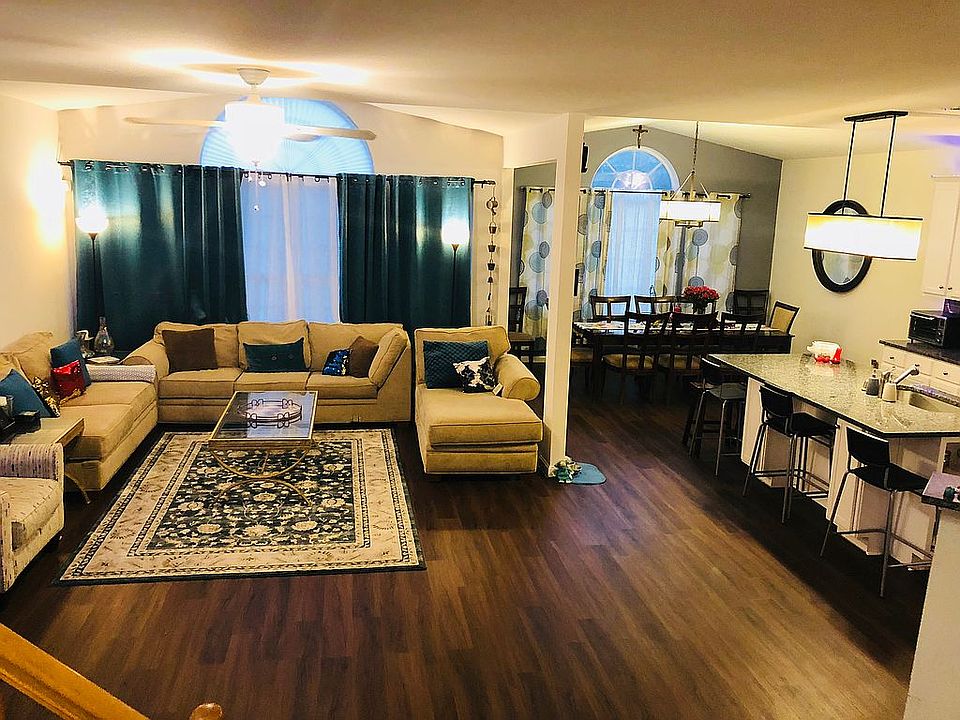 Living dinning kitchen view