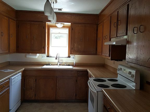 4th image of 4104 SE 10th St