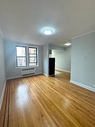 Rented by Chana Ofek, LREB