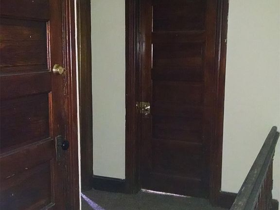 5th image of 506 S Blackhawk Ave