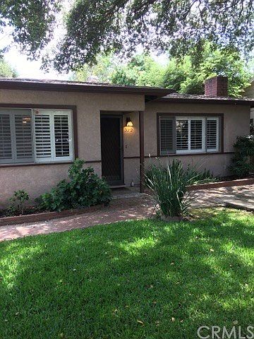 1st image of 372 Mariposa Ave