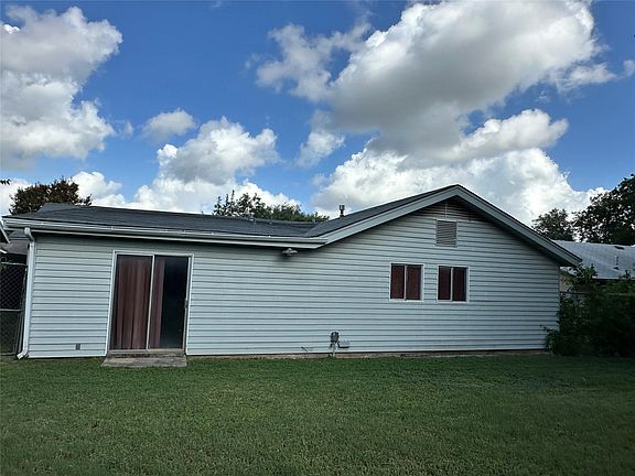 5th image of 5813 Cedardale Dr
