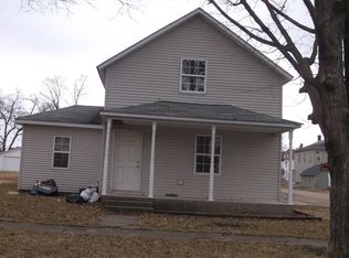 302 N Locust St, Toluca, IL 61369