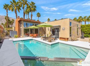 686 Dunes Ct, Palm Springs, CA 92264