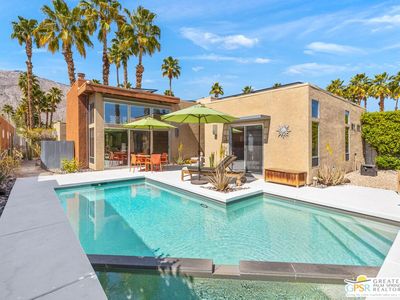 686 Dunes Ct, Palm Springs, CA, 92264