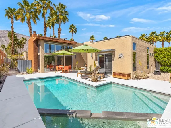 686 Dunes Ct, Palm Springs, CA 92264