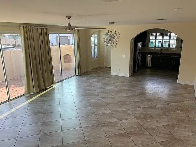 1102 S Annie Ln — Photo 2
