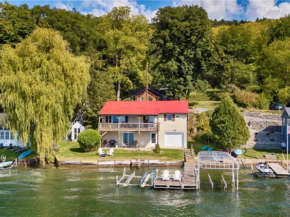 4236 W Bluff Dr, Keuka Park, NY 14478