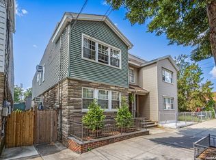 6042 60th St, Maspeth, NY 11378