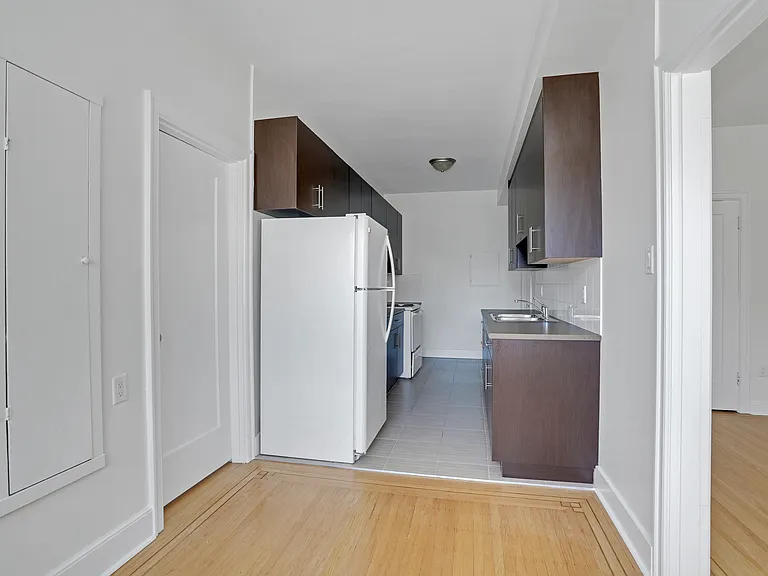 1530 W 13th Ave — Photo 6