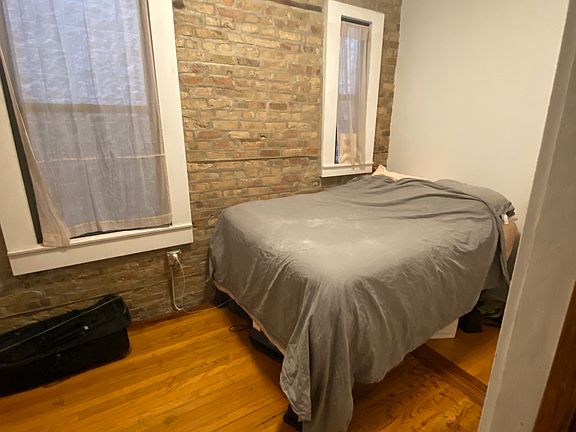 3rd image of 1343 N Ashland Ave #3F
