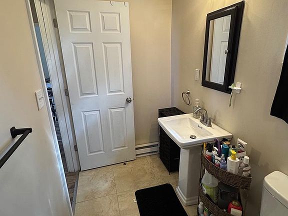 4th image of 217 Bond St