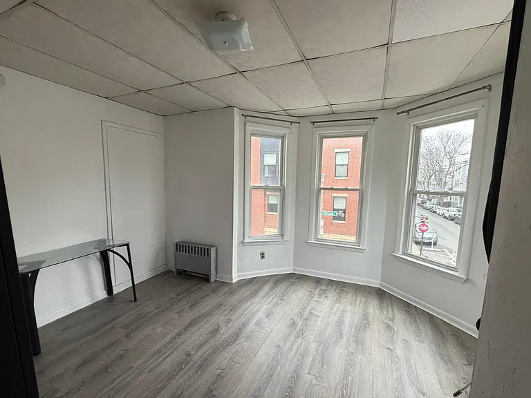 28 Orleans St #4 — Photo 4