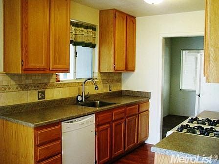 4th image of 3613 Bolivar Ave