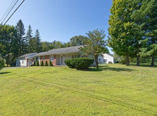 10 Kevin Ln, East Greenbush, NY 12061