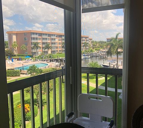 5th image of 911 Gardenia Dr APT 349