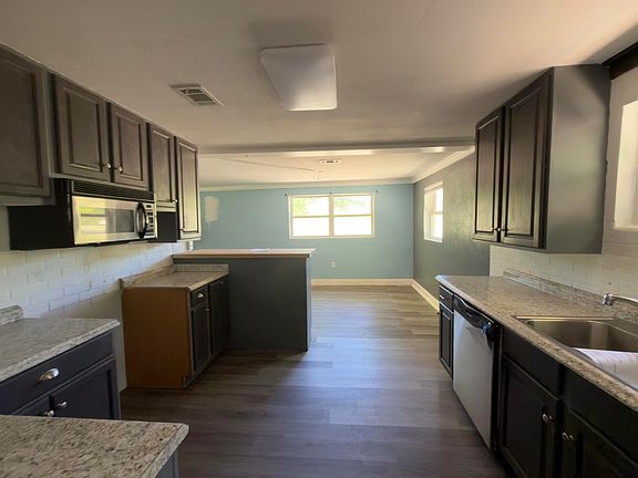 5th image of 324 Goodwin Rd