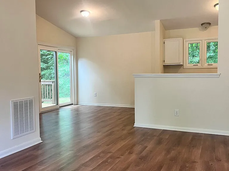 118 Fletcher Pl — Photo 3