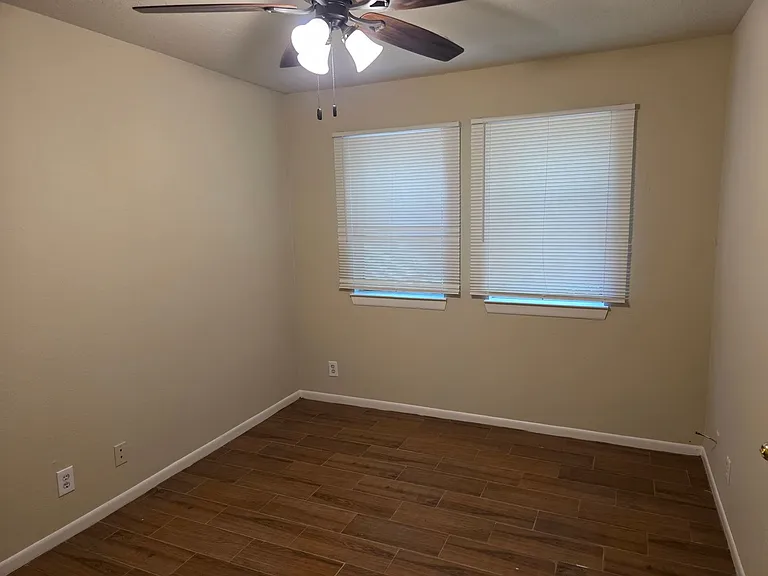 2814 Stewart Dr — Photo 10
