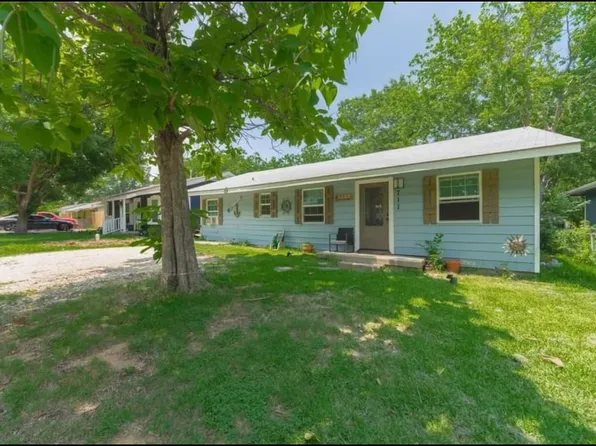 711 Glen Rhea Dr, Lake Dallas, TX 75065