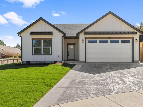 777 Kendall Dr, Grants Pass, OR 97527
