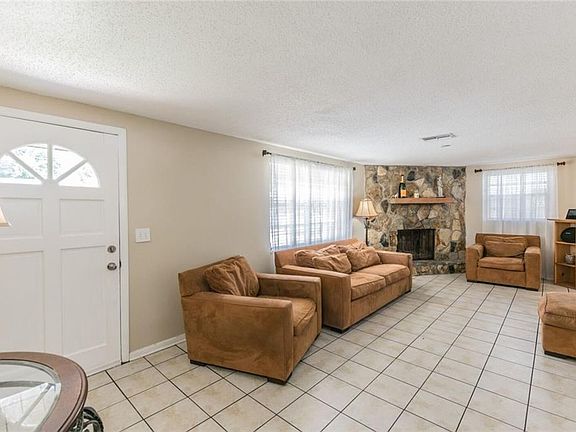 3rd image of 4709 E Poinsettia Ave