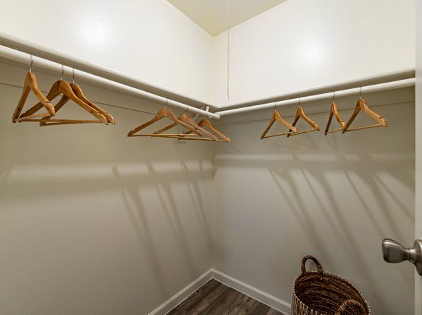 6240 N 63rd Ave APT 160